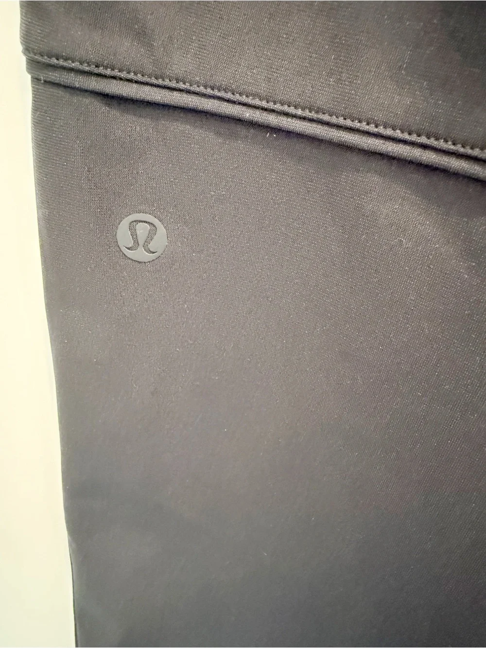LULULEMON Essential High Rise Trouser Pants in Black size 8 Pleated Front Ankle